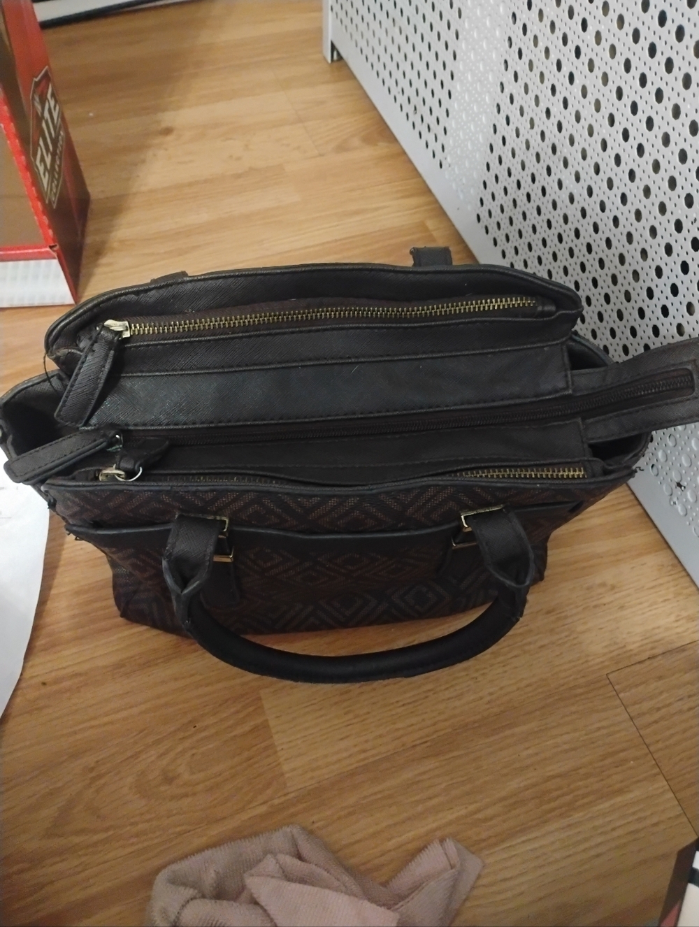 Liz Claiborne Bag - Picture 4 of 8